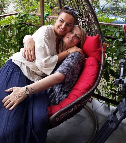 ეკა ჩხეიძე დროს ოჯახურ გარემოში ატარებს - მსახიობის ულამაზესი ქალიშვილის ფოტოები Rating