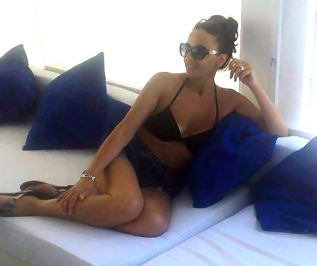 ეკა ჩხეიძე დროს ოჯახურ გარემოში ატარებს - მსახიობის ულამაზესი ქალიშვილის ფოტოები Rating