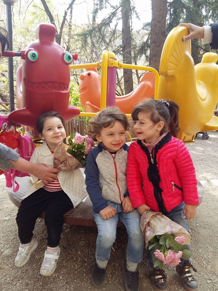ელენე კუტალაძეს პირველი თაიგული მიართვეს(+ ფოტოები) Rating