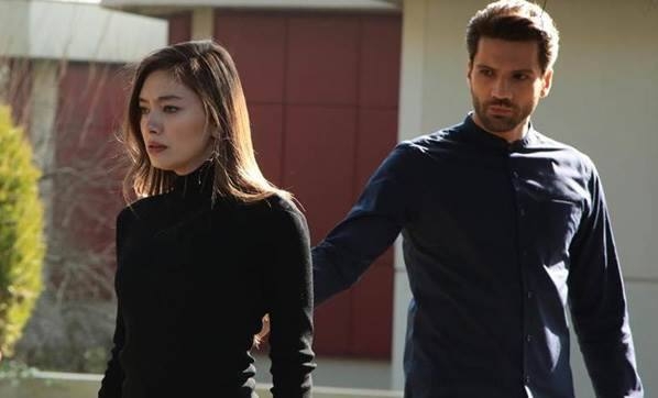 სერიალ ''შენი ზოდიაქოს ფერის'' უსიმპატიურესი მსახიობის ქაან ურგანჯიოღლუს პირადი ცხოვრება Rating