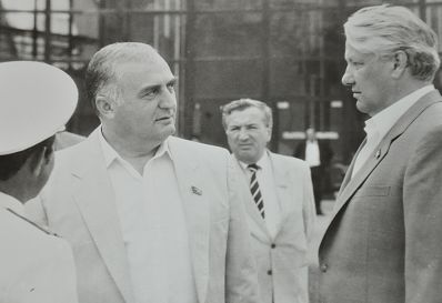 სამების ტაძრის მშენებლობა ჯუმბერ პატიაშვილის ცეკას მდივნობისას გადაწყდა Rating