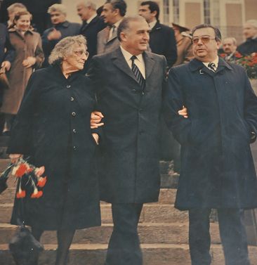 სამების ტაძრის მშენებლობა ჯუმბერ პატიაშვილის ცეკას მდივნობისას გადაწყდა Rating