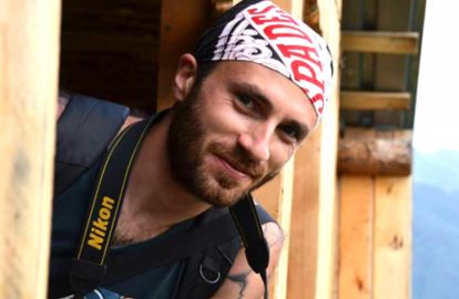 სილუეტებზე და ჩრდილებზე მონადირე ფოტოგრაფი, რომელმაც ''უცხოდ'' დარჩენა არჩია