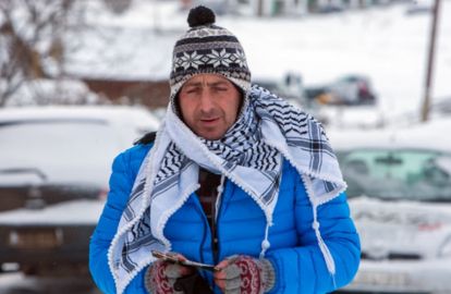 ვინ არის მამაკაცი, რომელმაც სანდრა რულოვსი და ნინი ბადურაშვილი ვერ იცნო