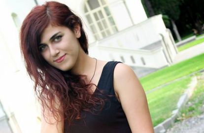 ფოტოგრაფი, რომლის ძაღლიც პროფესიონალურად პოზირებს...