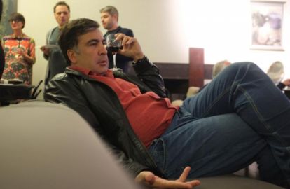 ვისთან ერთად აღნიშნა პრეზიდენტმა აღდგომა