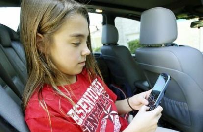 რომელ ასაკში როგორი მობილური ტელეფონი უნდა ჰქონდეს ბავშვს?