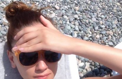 ვისთან ერთად ისვენებს ნინი ბადურაშვილი შავიზღვისპირეთში - მომღერლის პიკანტური ფოტოები