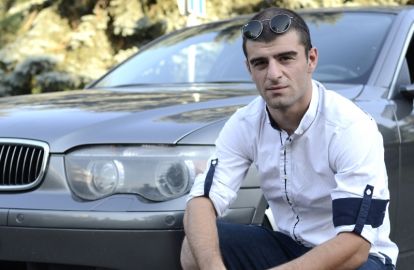 რეზიკო რობაქიძემ ახალი მანქანა საყვარელი ქალის გამო შეიძინა