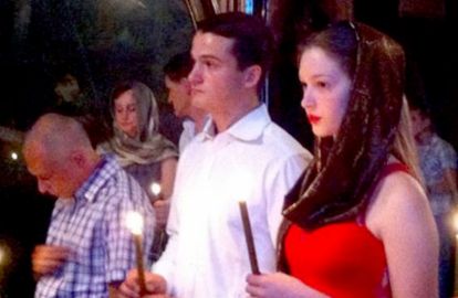 ფეხმძიმე ანუკი არეშიძე ძმის ჯვრისწერას დაესწრო