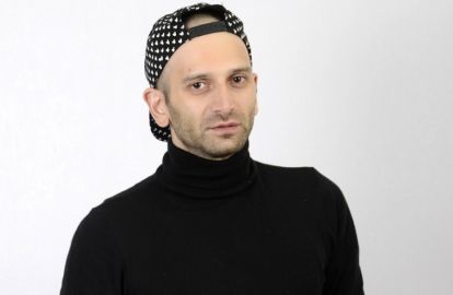 თენგიზ ჩარკვიანი უცხოელი ვარსკვლავებისთვის ფეხსაცმელებს ქმნის 