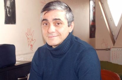 როგორ მოირგო მალხაზ აბულაძემ აგრესიული ქმრის როლი ''ჩემი ცოლის დაქალებში''