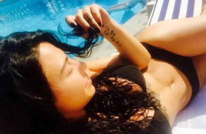 შორენა ბეგაშვილი სიშიშვლეს არ მალავს - მსახიობის ახალ ფოტოებს მისი ფანები აზიარებენ