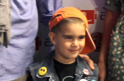 4 წლის ფენომენური დრამერი ქვაბებსა და ტაფებზე ვარჯიშობს