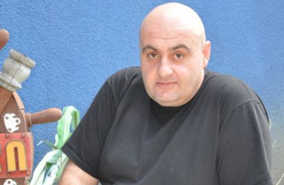 რატომ დააქვს კობა ბარათელს მაკრატელი ჯიბით