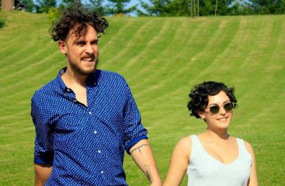 თინა მახარაძის წმინდანის ძეგლთან გადაღებული ფოტო მორიგი სკანდალის მიზეზი გახდა