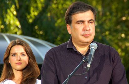 მიხეილ სააკაშვილმა არჩევანი 25 წლის ლამაზმანზე გააკეთა - ვინ არის იულია... 