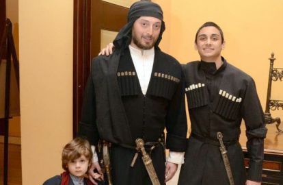 ლევან ვასაძის შვილს ნათლიის გაპრეზიდენტებას ულოცავენ