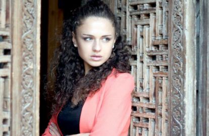ინტერნეტგოგონა ლურჯი თვალებით თამთა ასათიანის გული ჯერ ვერავინ მოიგო 
