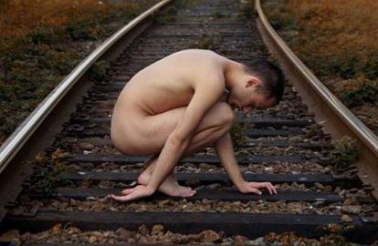 ბათუმელი დიზაინერი უკანალის დანახებით იმუქრება...