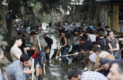 „ბოდიში, ახალგაზრდებო. მართლა არ მეგონა, თუ ამდენი იყავით...“