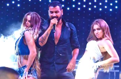 მარი ბაბეტას სკანდალური კოცნა აზერბაიჯანელ მომღერალთან და სცენაზე მომხდარი გაუგებრობა