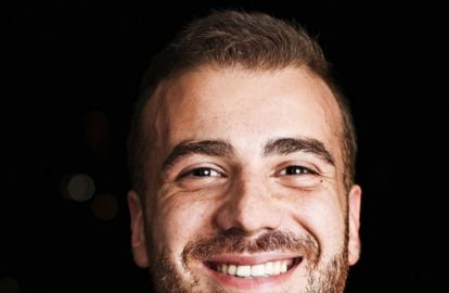 ''ყველა პოლიტიკოსს ბნელ ოთახში, მკაცრ სტილში გადავიღებდი''