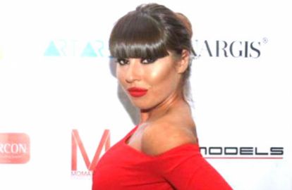 თამუნა ვაშალომიძე Fashion week-ზე ტრუსის გარეშე მივიდა - 