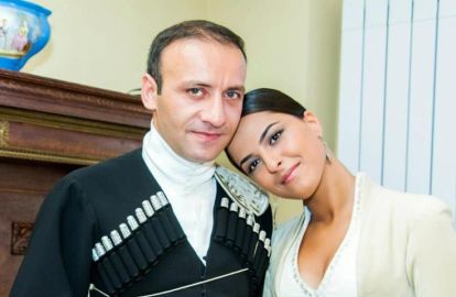 სერიალ ''დეტექტივების'' მსახიობ სალომე ფაღავას ბიჭი შეეძინა