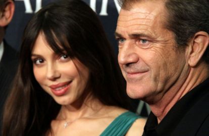 მელ გიბსონის ყოფილი საყვარელი ოჯახური ძალადობის წინააღმდეგ