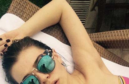 სექსუალური და ვნებიანი მარიტა როხვაძის ცხელ-ცხელი ფოტოები აუზიდან