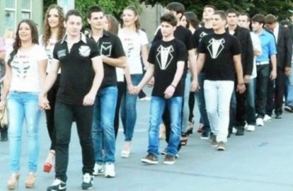 მე-12 კლასელებმა ბანკეტის ფული ავადმყოფ ბავშვებს გადაურიცხეს - რა ჯდება ბანკეტი საქართველოში