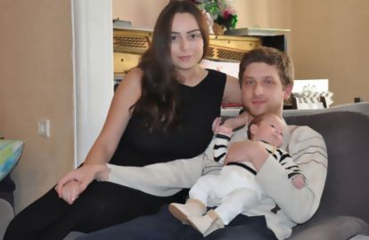 კოკო როინიშვილი ყველაზე კარგად ცოლსა და დასთან ერთობა