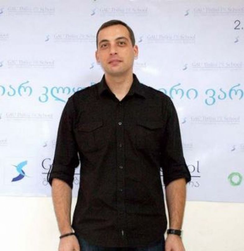 მოხალისე გიორგი კალატოზიშვილის დღიური სტიქიის ცენტრიდან- რამ გაანაწყენა ნანკას ძმა