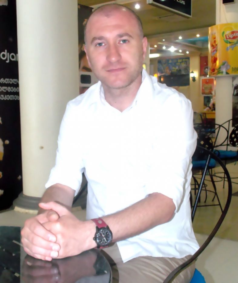 სად დაბლოკა ლაშა ჩხარტიშვილი რობერტ სტურუამ 