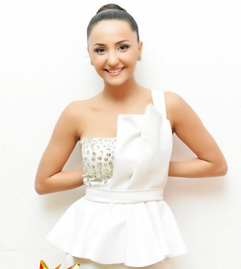 ''მეუღლემ რატომ უნდა იეჭვიანოს. მე ხშირად მყავს სიმპათიური პარტნიორები''