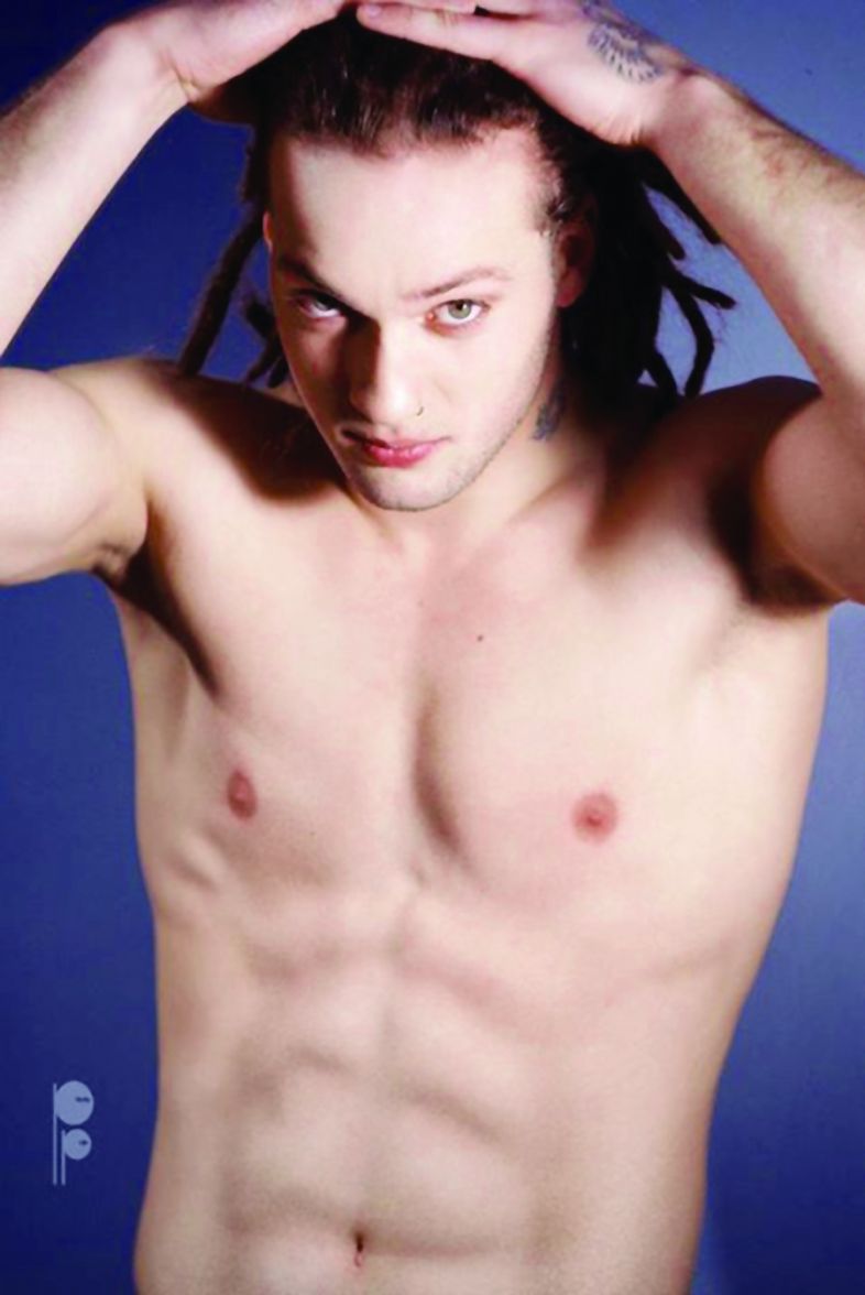 დათო ეზიაშვილმა ''გერლფრენდთან'' ერთად ეროტიკული ვიდეოები გადაიღო