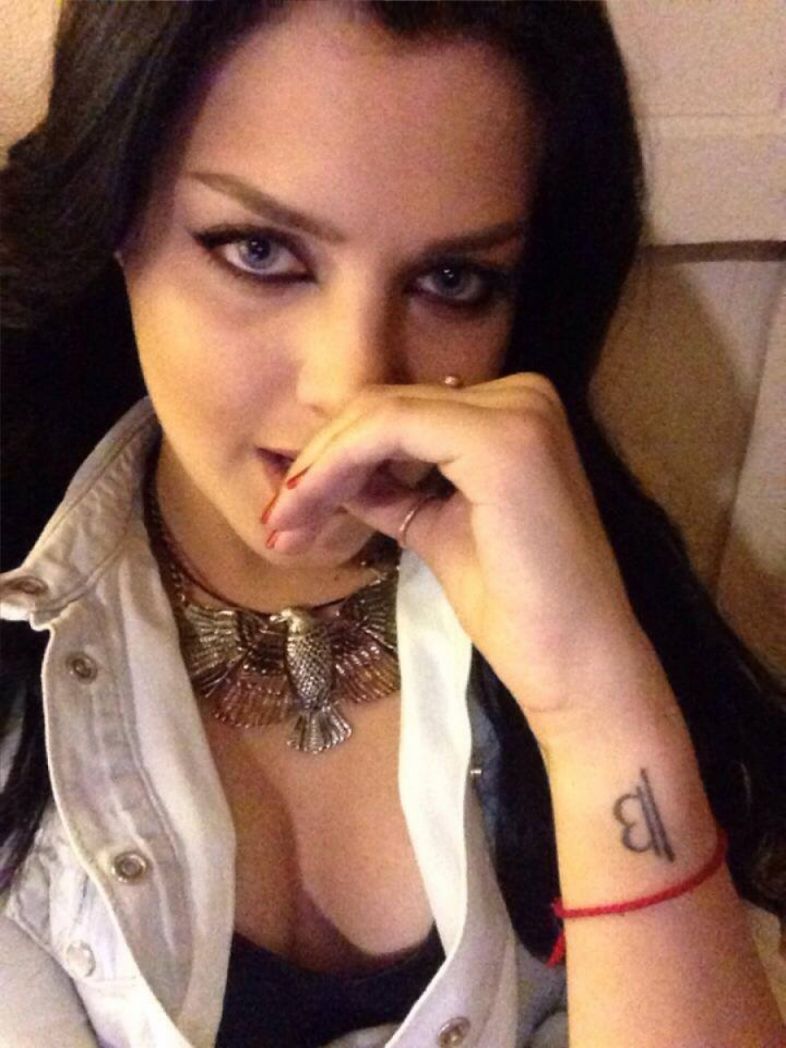 ვინ აღაშფოთა ნინა სუბლატი: „თვითონ 100 კილო გაქვს დასაკლები, ღიპზე კაბა გკიდია, ულვაში გაქვს მოსაპუტი“