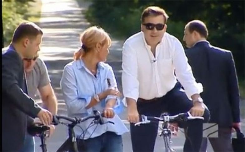 რამდენს უხდიან ნანუკა ჟორჟოლიანს ნაციონალების ''ბეიბისითერობაში''?