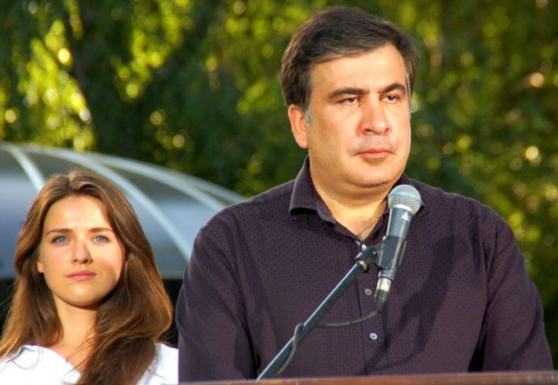 მიხეილ სააკაშვილმა არჩევანი 25 წლის ლამაზმანზე გააკეთა - ვინ არის იულია... 