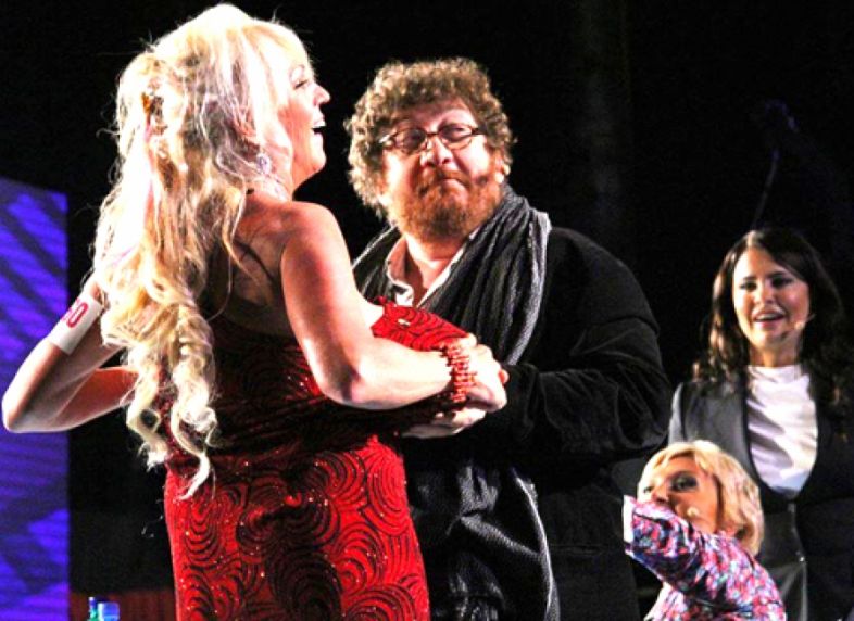 ვის ძუძუებში ჩარგო თავი ლევან წულაძემ