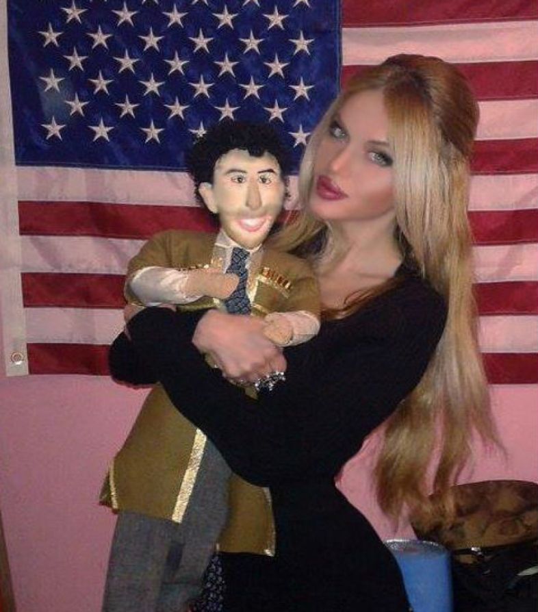 რატომ აჩუქეს გვანცა ბაგრატიონს მიხეილ სააკაშვილის თოჯინა