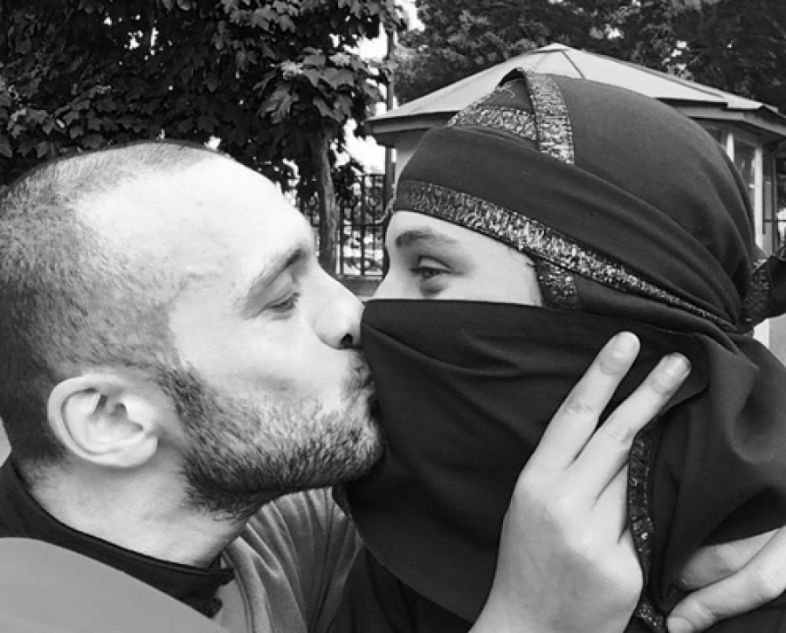 ვის კოცნის ლევან ჩიჩუა - ''შეიძლება ნინი ნებიერიძეა''...