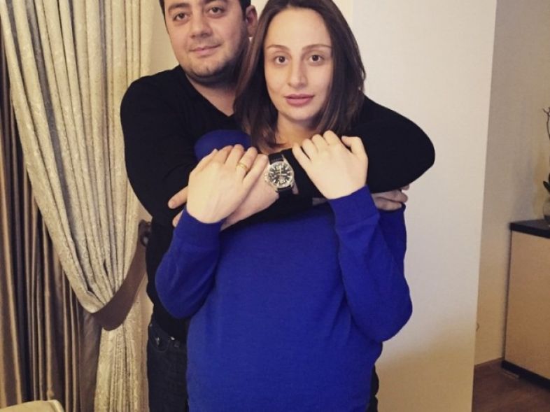 სოციალურ ქსელში ფეხმძიმე ნუნუკა თამაზაშვილის ძმასთან ერთად გადაღებული ფოტო გავრცელდა