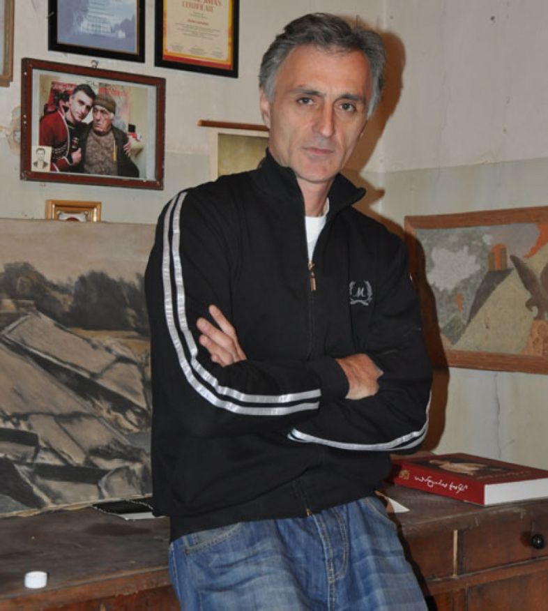 ქვებით ხატვა, ანუ როგორ იქმნება ალეკო ლომაძის ნამუშევრები...