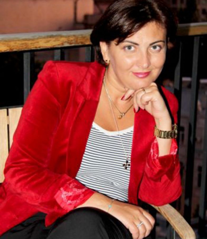 თეა ადეიშვილი: „ყველა ხელისუფლებას ფოსტალიონი ვგონივართ!..“