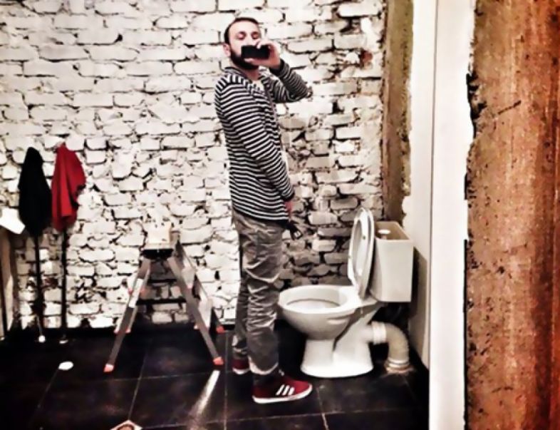 სტეფანემ ტუალეტში გადაღებული ფოტო გამოაქვეყნა - ''ყოველთვის ცუდი ბიჭი ვიყავი''...