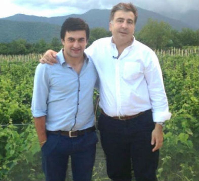 10 000 დოლარი სააკაშვილის თამაშისთვის? – ქართლოსის პირველი კომენტარი ხაინდრავას ''შეთავაზებაზე''