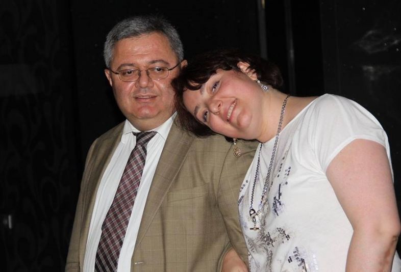 "სიმსივნის დიაგნოზით და სასწრაფო ქირურგიული ჩარევის აუცილებლობით ორი თვე ვიარე აღმა-დაღმა" (თინათინ ხიდაშელის ბლოგი)