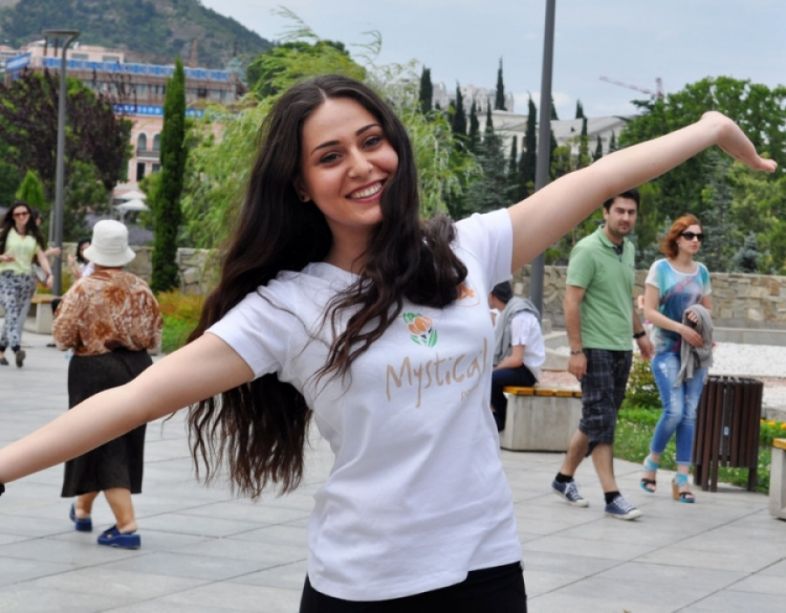 ქუსლებით სირბილში მოდელებს ''სუხიშვილების'' მოცეკვავემ აჯობა